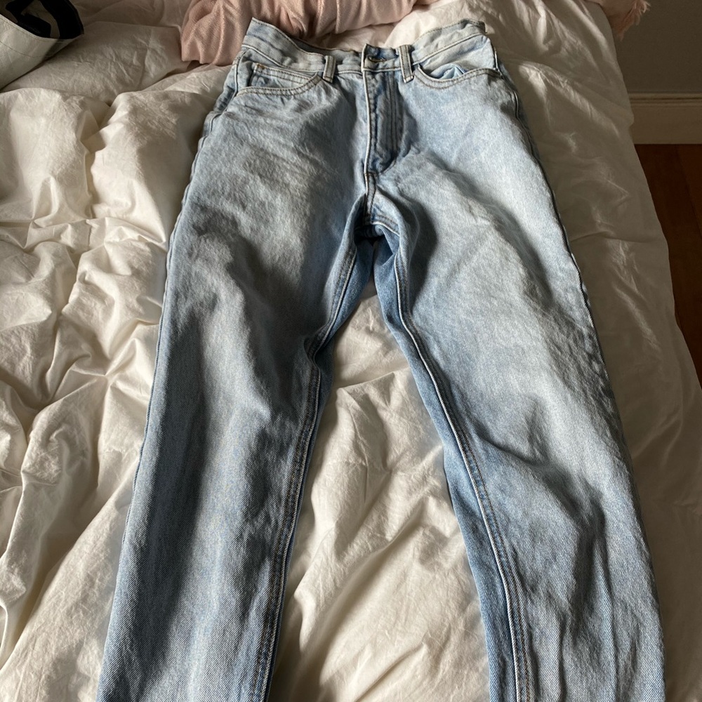 Super cute mom jeans!!